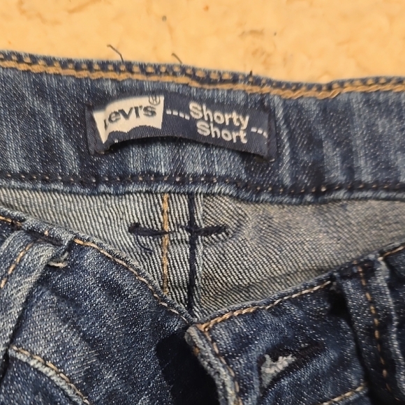 Levi's Blue Denim Cut-Off Shorts - Picture 3 of 4
